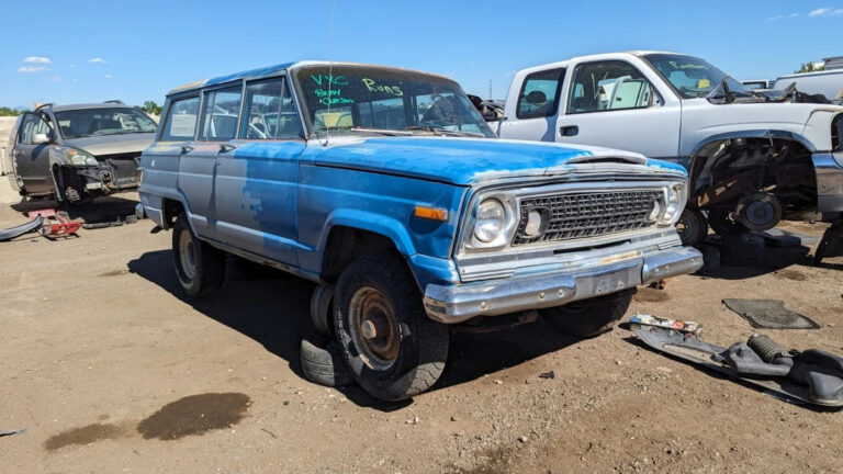 99 1975 Jeep Wagoneer in Colorado junkyard photo by Murilee Martin