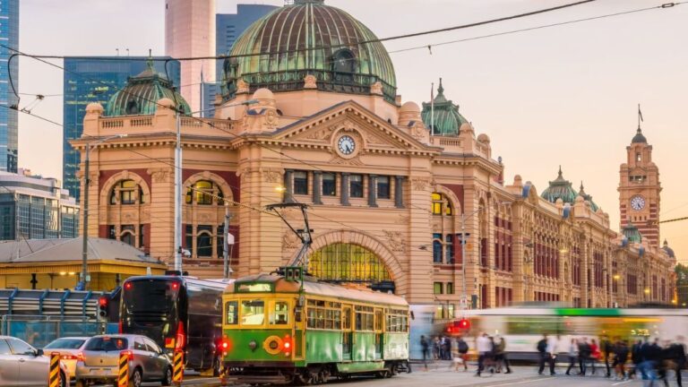 Victoria passes ban on no grounds evictions for renters. Image Getty 1