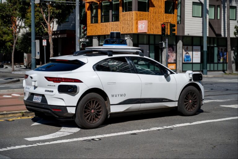 1745590461 Waymo GettyImages 2206294608